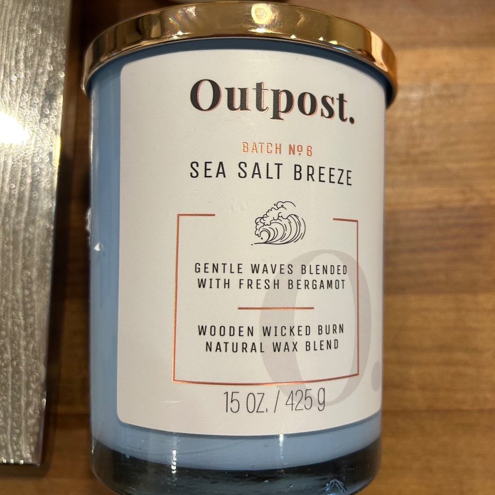 Outpost Sea Salt Breeze 15 oz candle blue